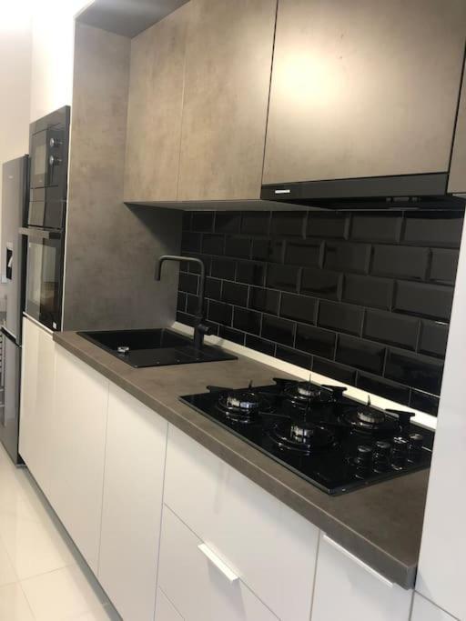 Studio Cu Gradina Proprie Apartment Popesti-Leordeni Bagian luar foto